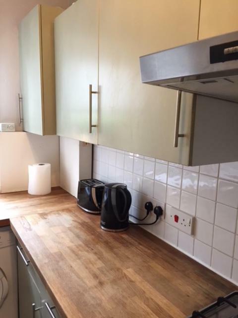 Apartment Perfect 2 Bedroom Flat Shepherds Bush W12 London
