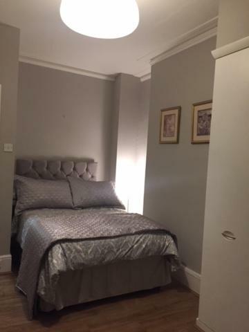 Apartment Perfect 2 Bedroom Flat Shepherds Bush W12 London